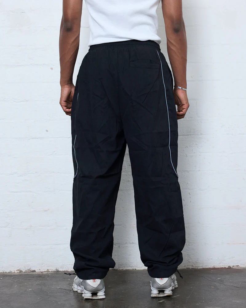 WNDRR - The World Sport Trackpant BLACK